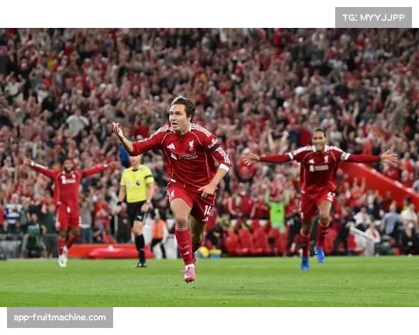 英超中游球队表现分化 部分俱乐部面临重组压力