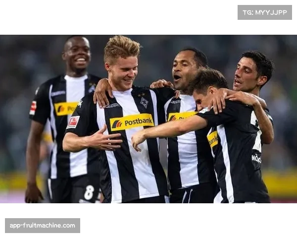 弗赖堡中场拦截:埃格施泰因与霍夫勒的双后腰防守覆盖分析 弗赖堡中场拦截:埃格施泰因与霍夫勒的双后腰防守覆盖分析